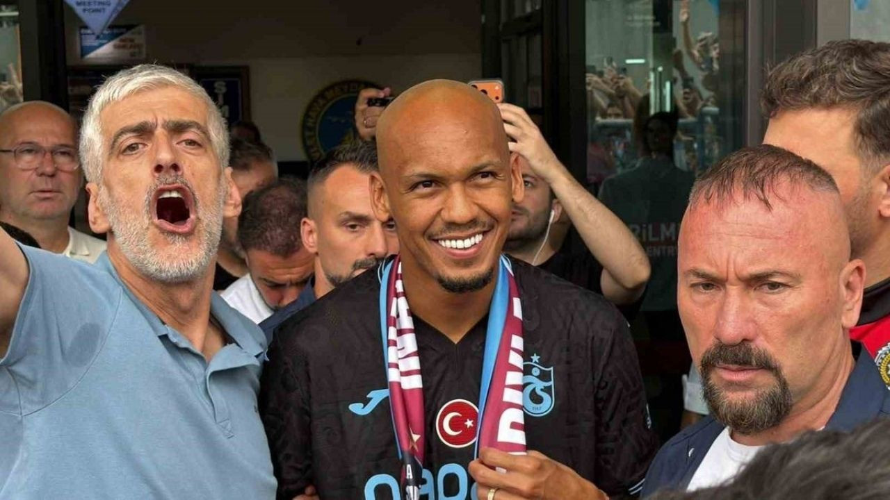 Trabzonspor'un yeni transferi Trabzon'da: Liverpool'da Salah'la birlikte oynamıştı