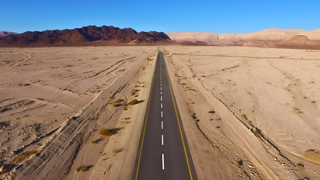 Tek bir viraj bile yok: 256 kilometre boyunca dümdüz gidiyor