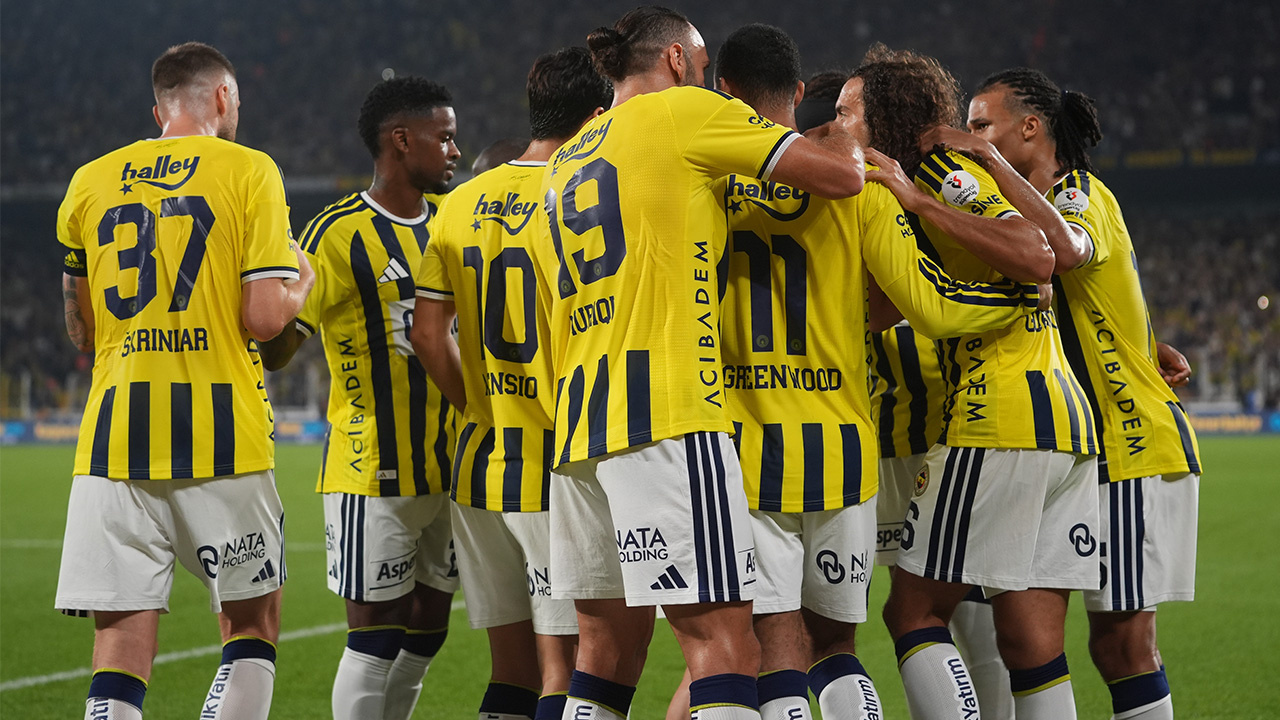Son Dakika | Fenerbahçe'de takım arkadaşlarıyla vedalaştı: İmza atmaya gidiyor