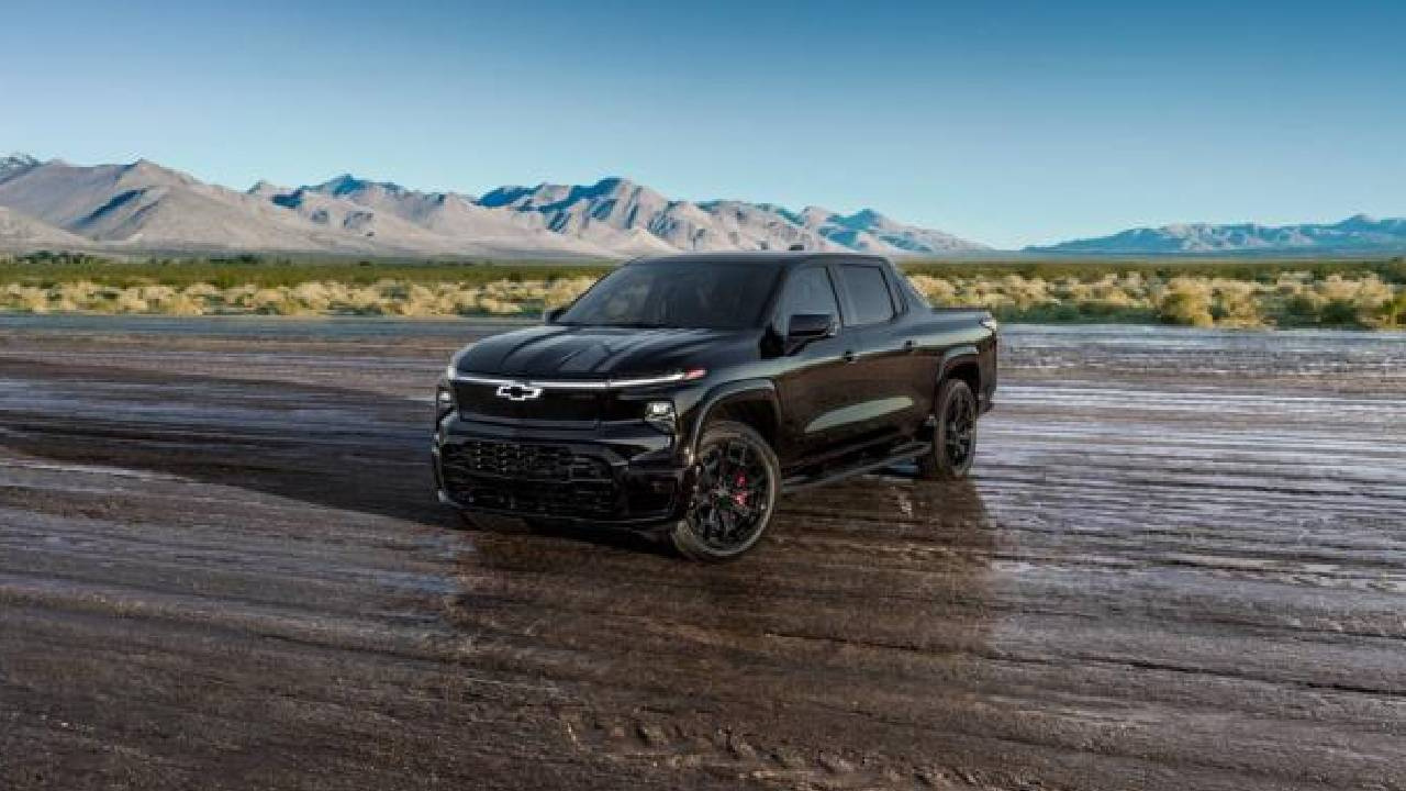 Fizik kuralları yeniden yazılıyor: Uçak durduran SUV’lar geliyor!