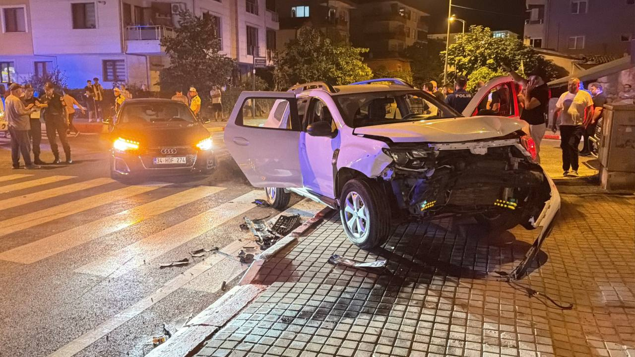 Polis aracı otomobille fena çarpıştı: 1’i komiser 2 polis yaralandı