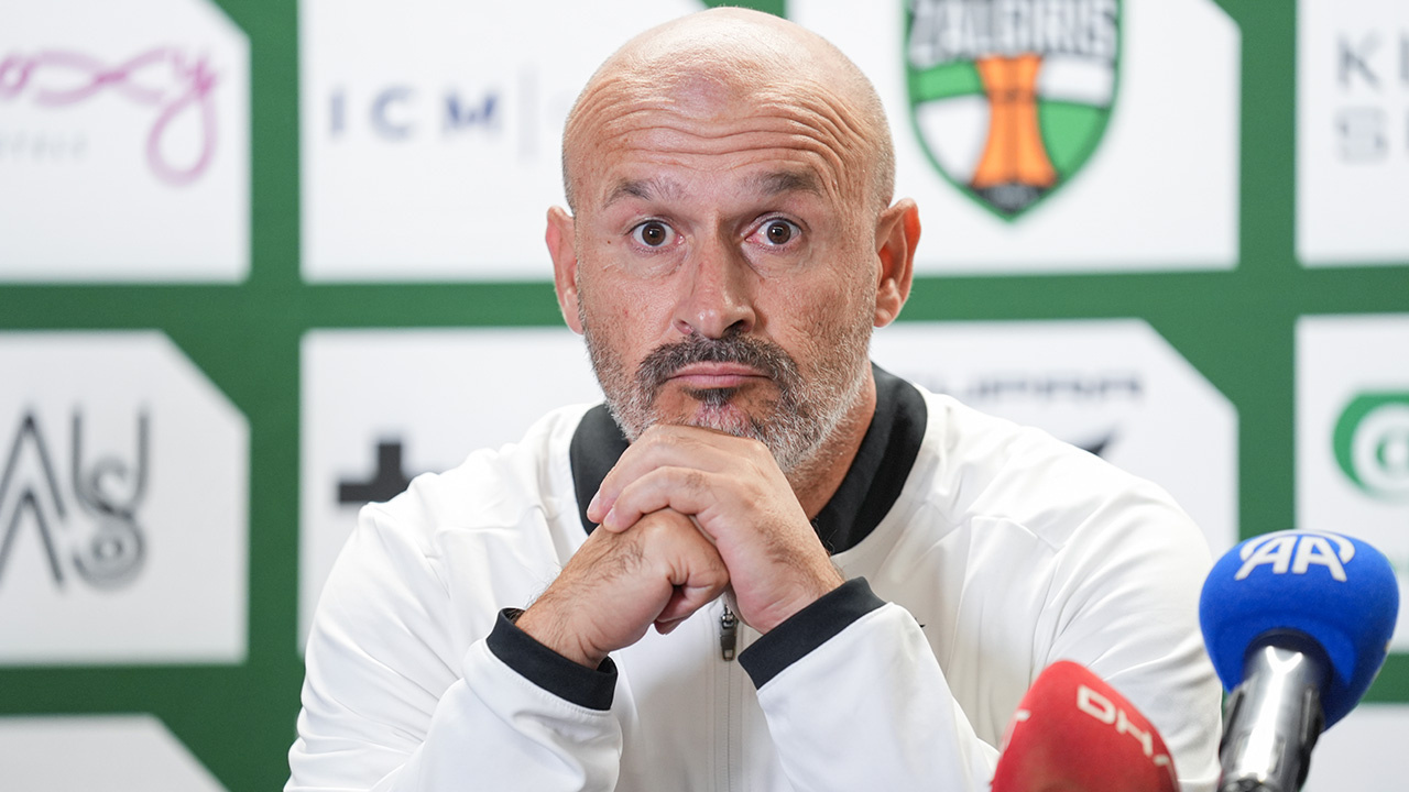 Beşiktaş'ta Italiano Trossard'ı neden kadroya almadığını açıkladı