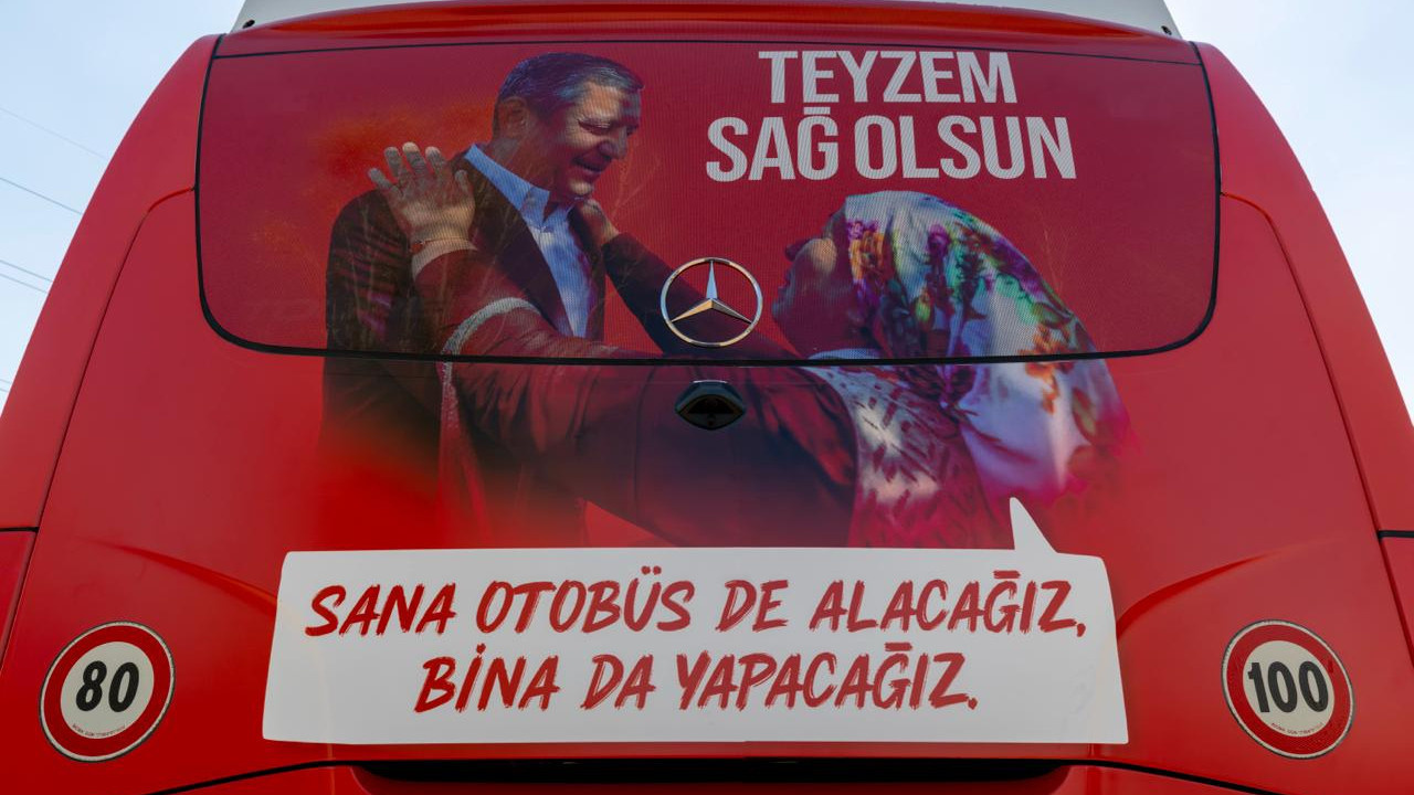 YENİ Parti'nin otobüsü hazır! O teyze de unutulmadı