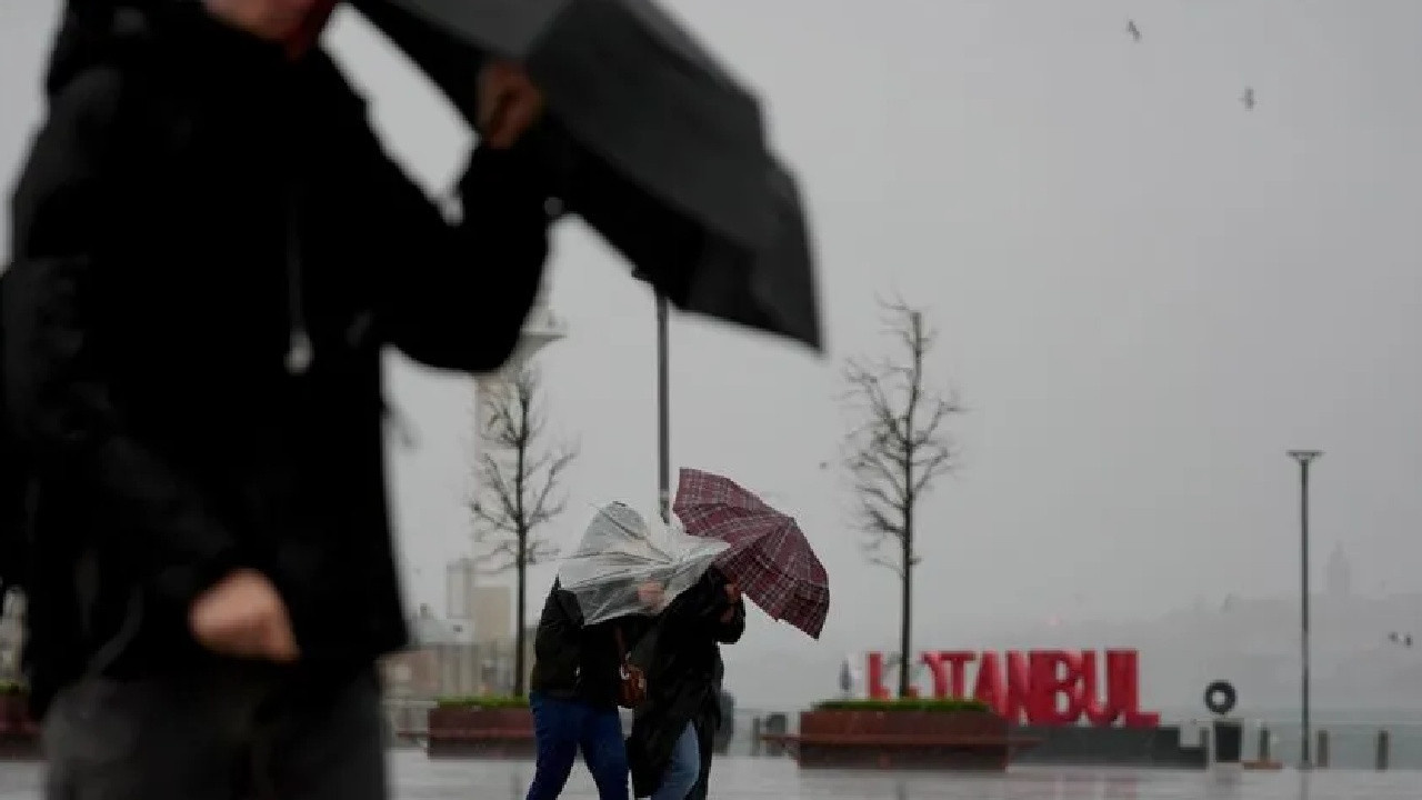 İstanbul Valiliği'nden çifte uyarı! Fırtına ve kuvvetli sağanak aynı gün vuracak