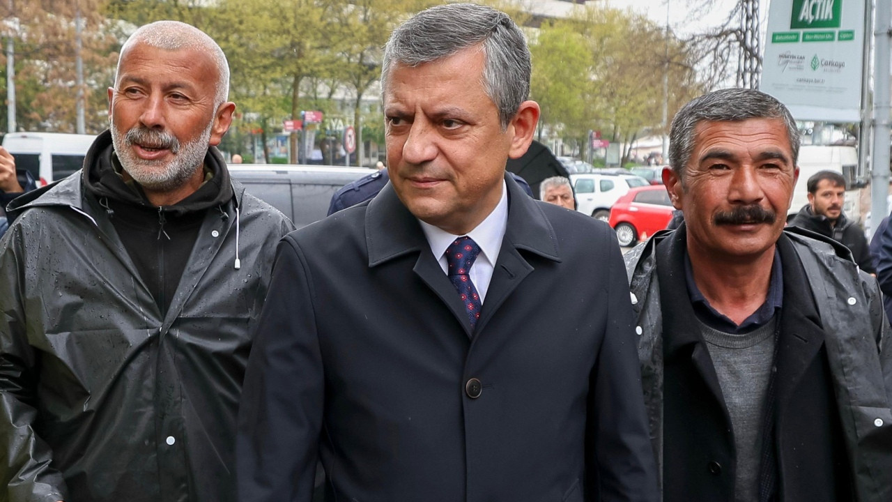 Özgür Özel, Başaran Aksu ve Gökay Çakır'ın tutuklanmasına tepki gösterdi: Kimse emekçiyi yalnız sanmasın