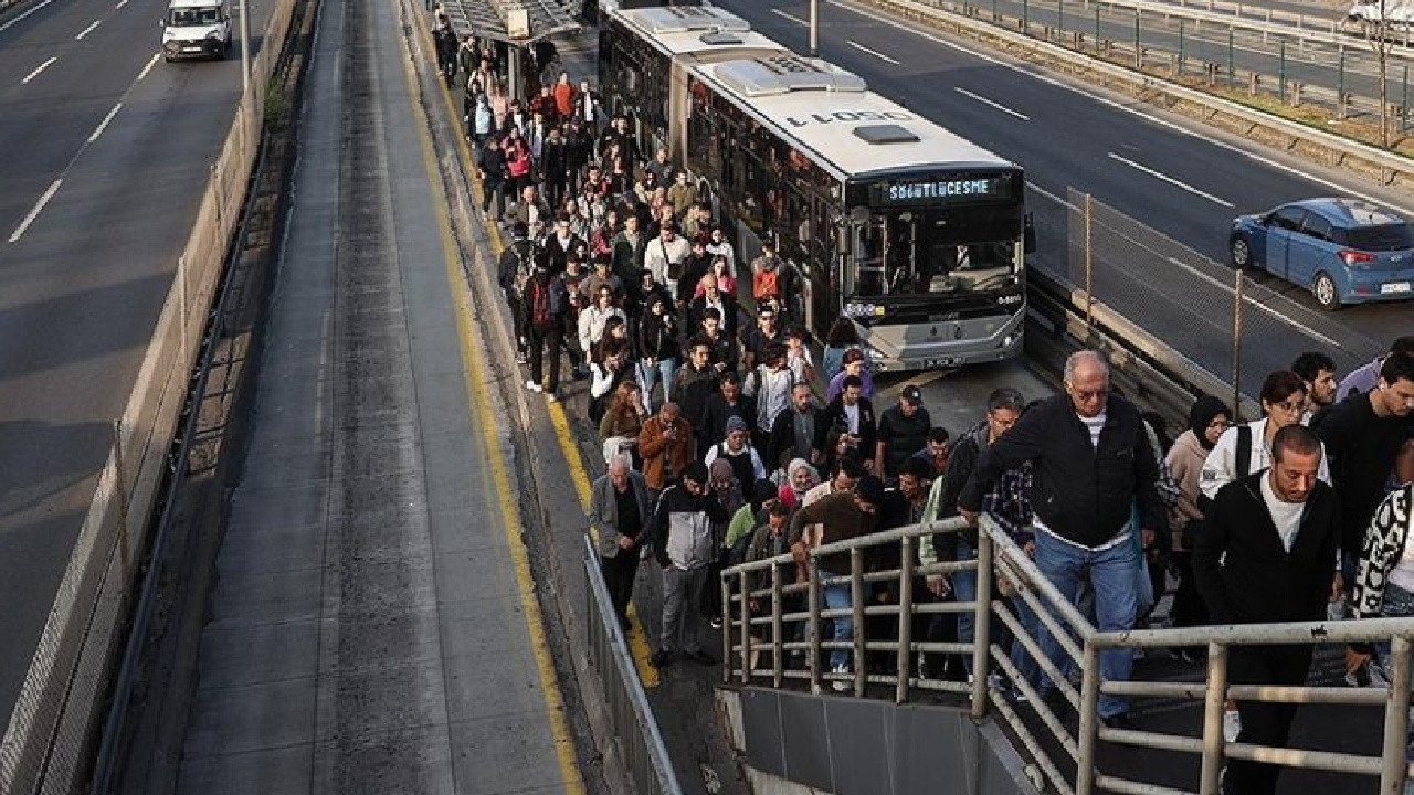Okulların açıldığı ilk gün İstanbul'da toplu ulaşım kararı