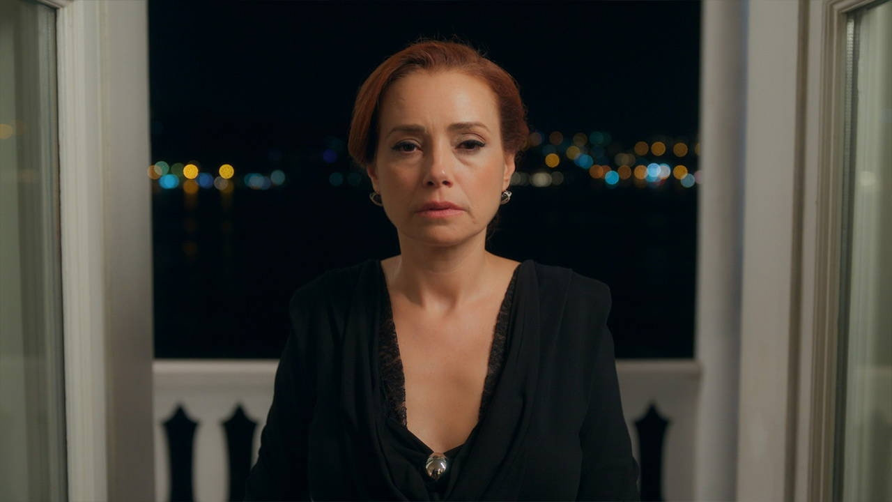 Dizi daha başlamadan peş peşe veda ettiler! Özgü Namal'ın ardından o da gitti