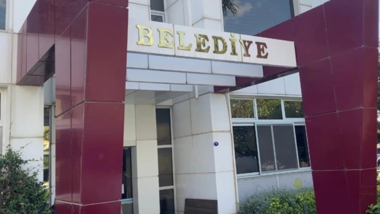 Seferihisar Belediyesi soruşturmasında son gelişme: Başkan ve yardımcısının şoförleri gözaltında