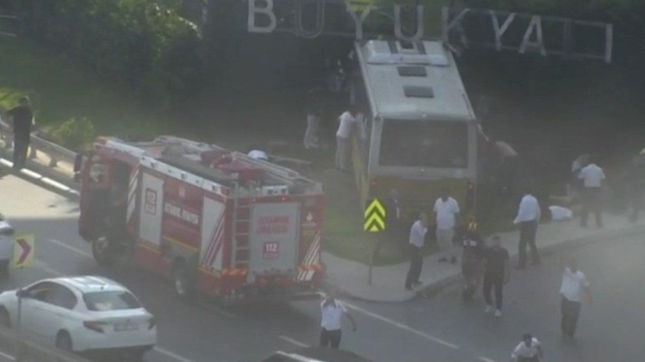 Son Dakika | Zeytinburnu'nda İETT otobüsü duvara çarptı: Yaralılar var!