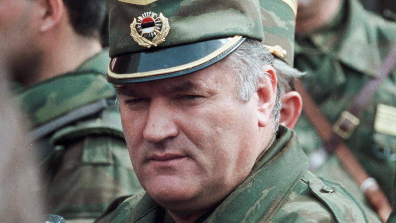 Soykırım suçlusu "Bosna Kasabı" en üst düzey devlet töreniyle defnedilecek!