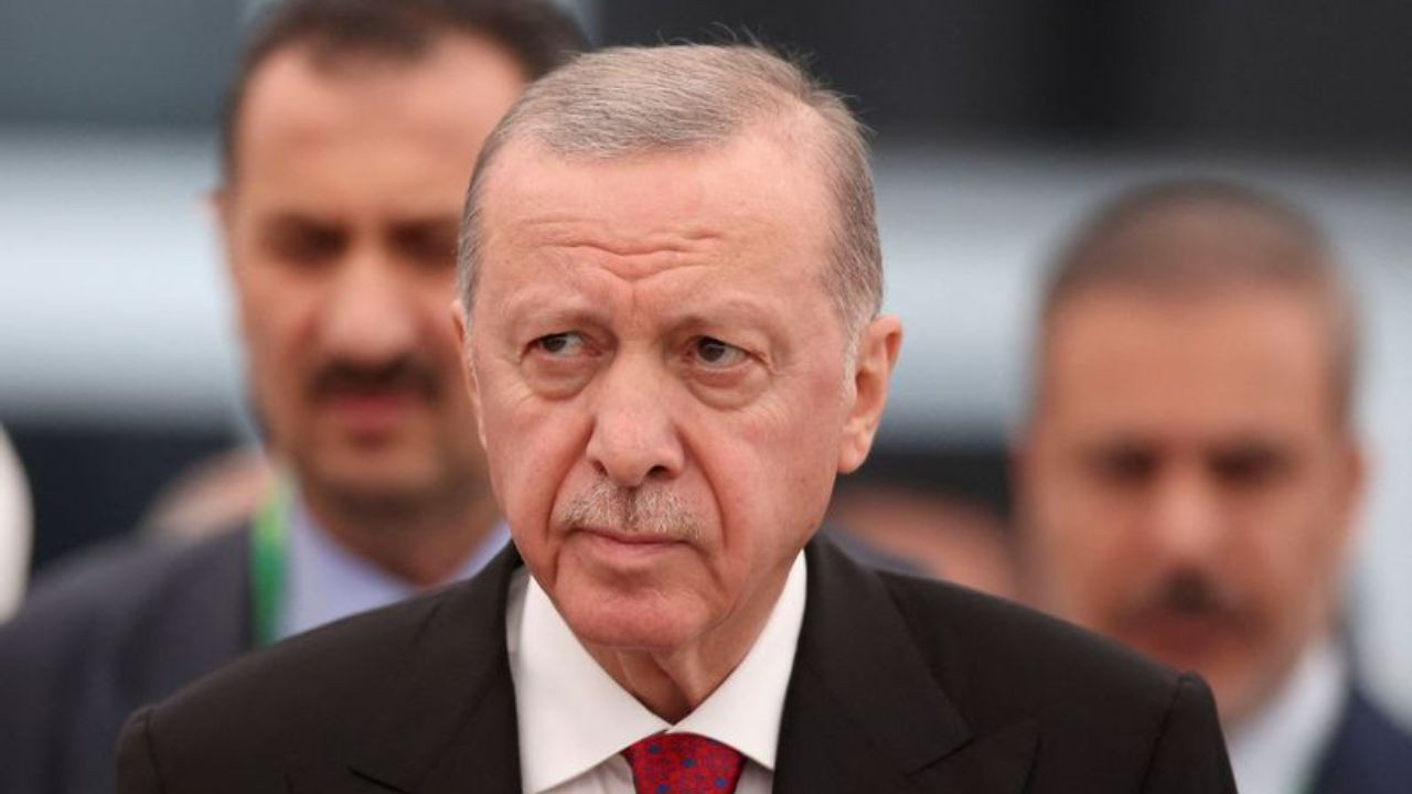 İmamoğlu'na yeni yasağa Erdoğan'ın eski yol arkadaşından tepki: Cezaevinde doldurduğu kaseti almıştık