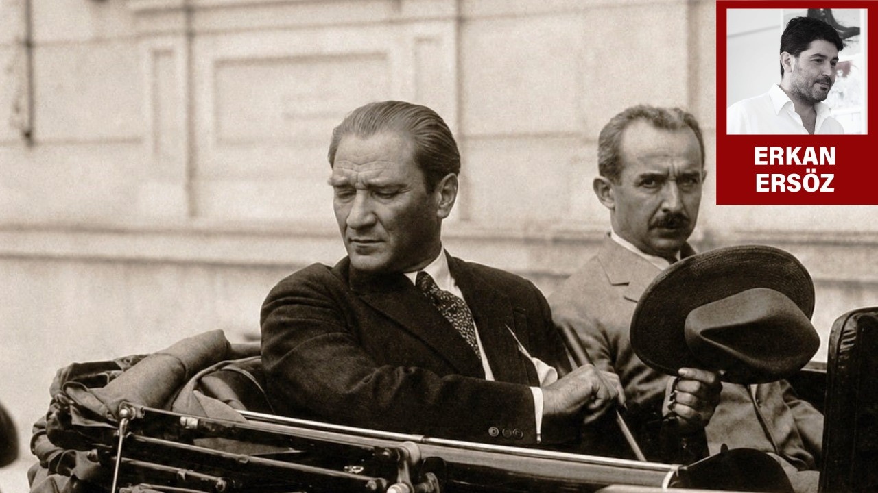 Zafer Bayramı'nın yıldönümünde Atatürk'ün arabaları