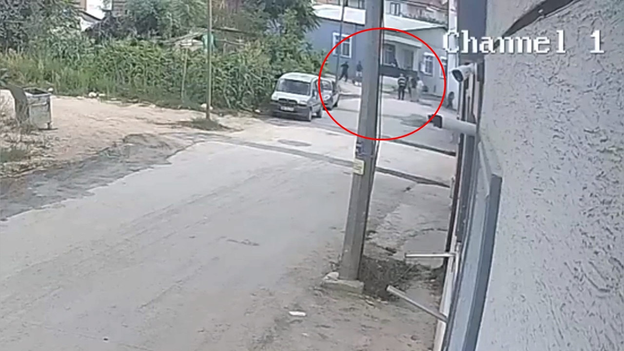 Sokak ortasında kiracısını katletti: Balkondan tüfekle ateş etti