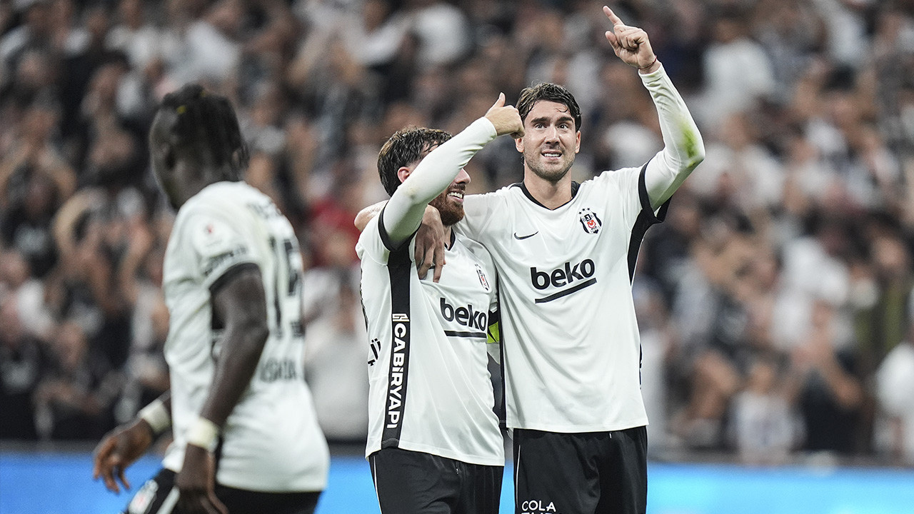 Beşiktaş'tan derbi öncesi tam 6 gollü galibiyet: Dusan Vlahovic hat-trick yaptı