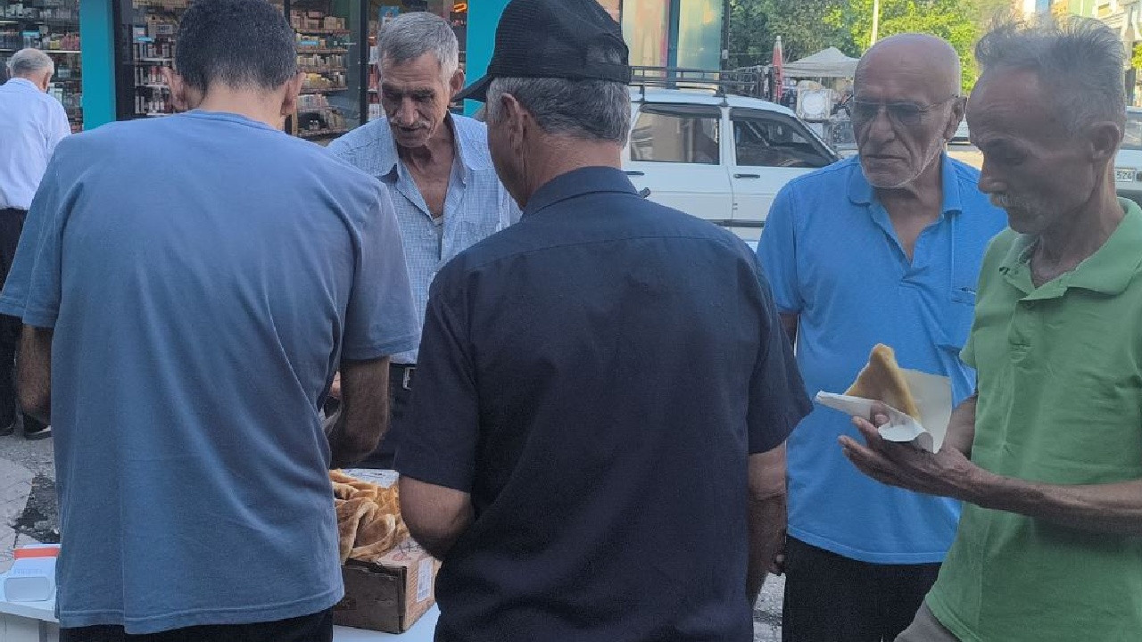 Kapış kapış gitti! Bedava olduğunu duyan akın etti