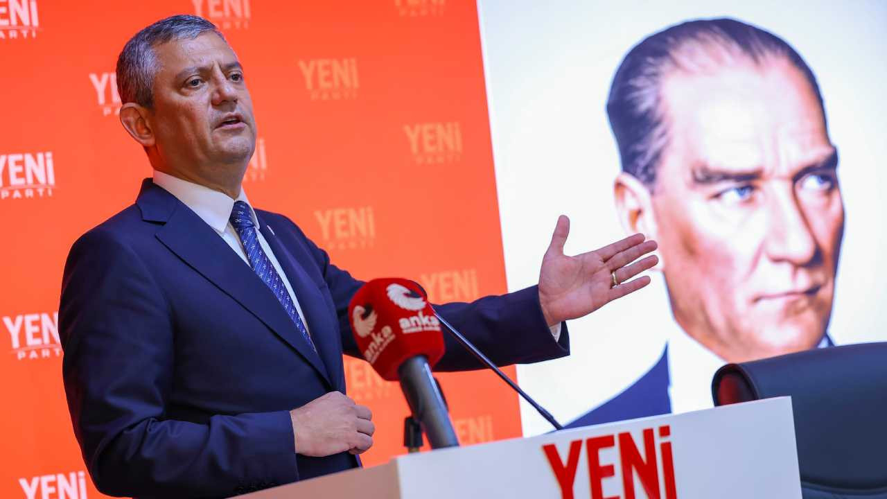 Son Dakika | YENİ Parti Genel Merkezi'nde ilk canlı yayın Halk TV'de: Özgür Özel'den çarpıcı açıklamalar