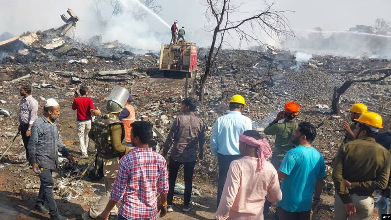Hindistan’da can pazarı: Havai fişek fabrikasındaki patlamada 11 kişi öldü