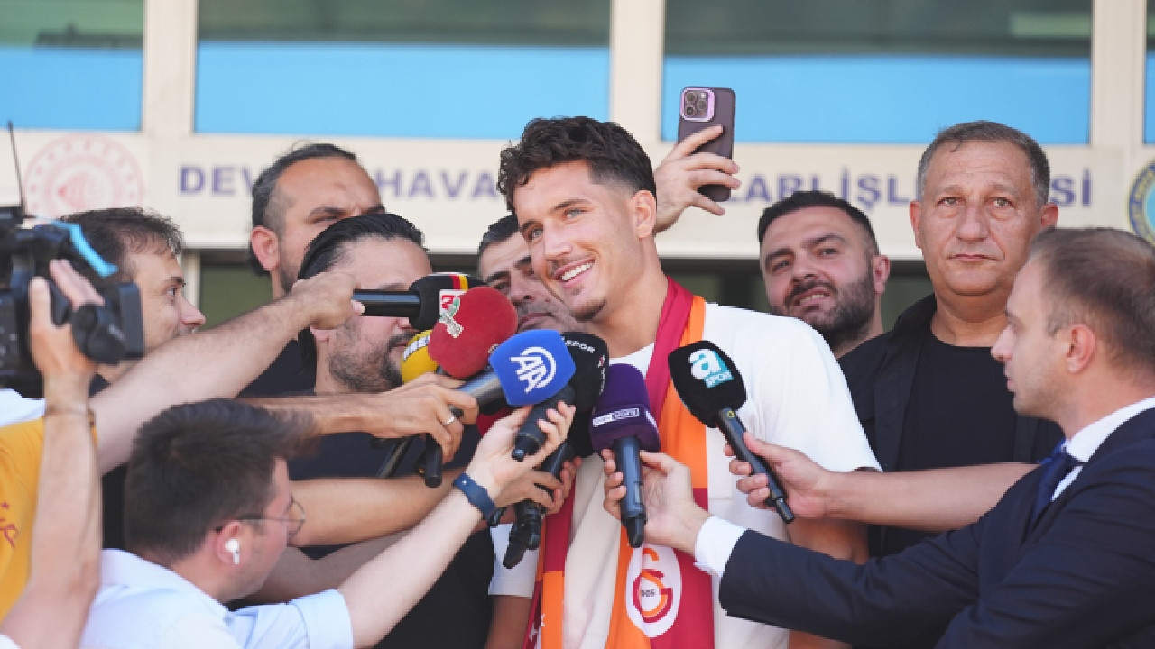 Galatasaray'ın yeni transferi Deniz Gül'e coşkulu karşılama