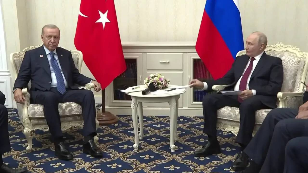 Son Dakika | Erdoğan Putin ile bir araya geldi