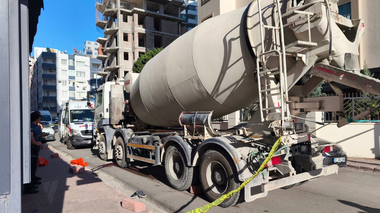 Yürek yakan kaza: Beton mikserinin altında kaldı!