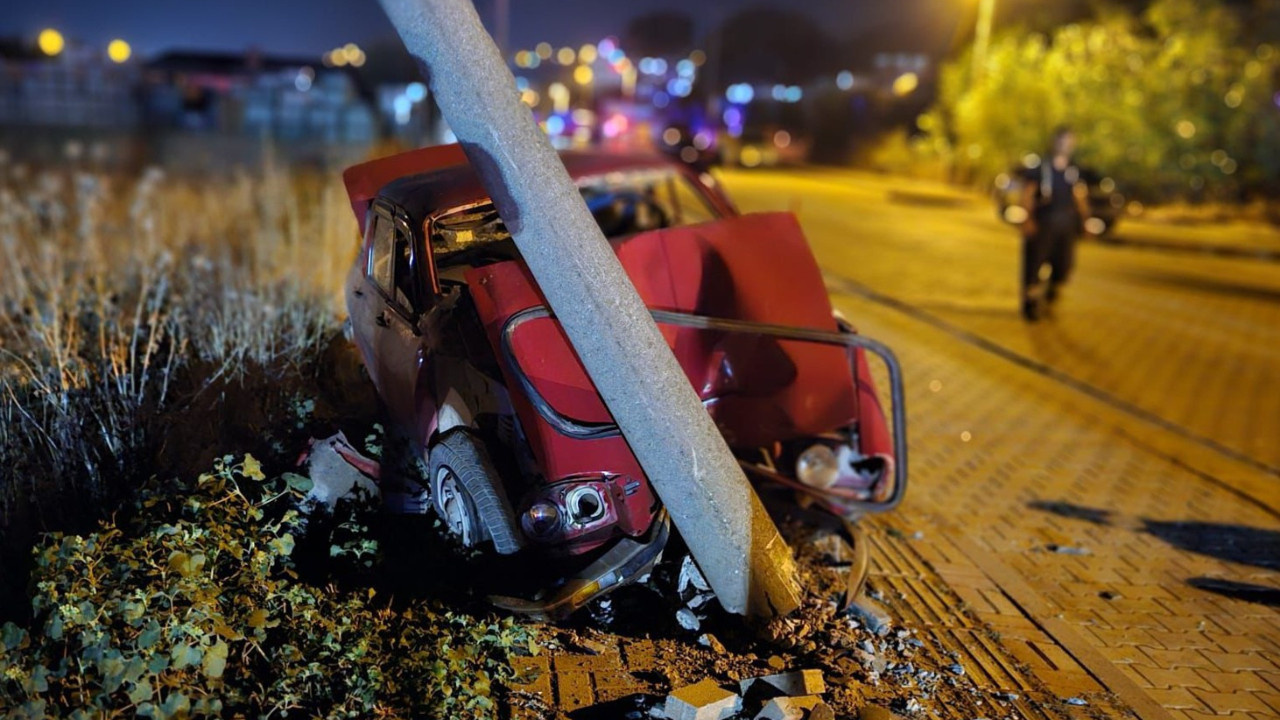 Çanakkale'de katliam gibi kaza: Araba 4 kişilik aileye çarptı 5 yaşındaki Masal kurtarılamadı