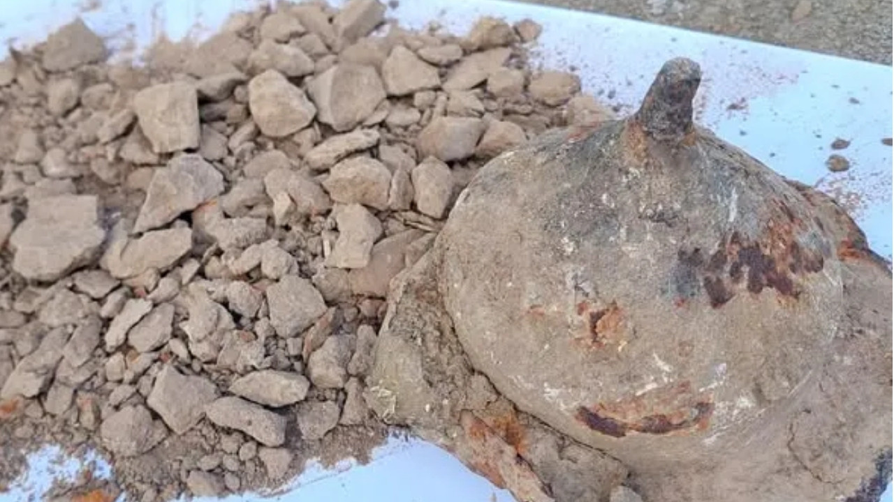 Hurdalıkta otomobil parçası arıyordu: Kalkanın içinden insan kemikleri çıktı