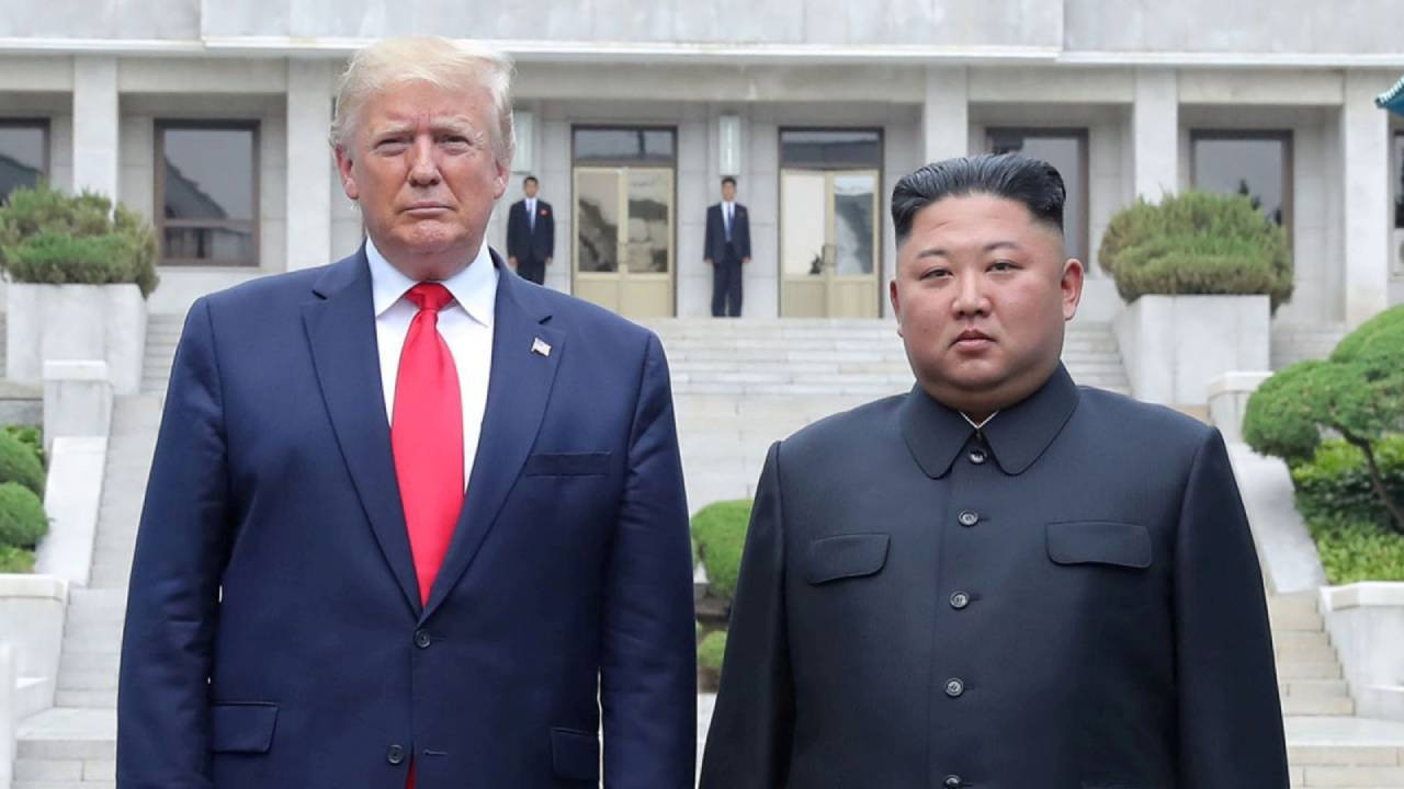 Trump’tan Kim Jong-un’a sürpriz zirve sinyali! Beyaz Saray kapıyı açık bıraktı