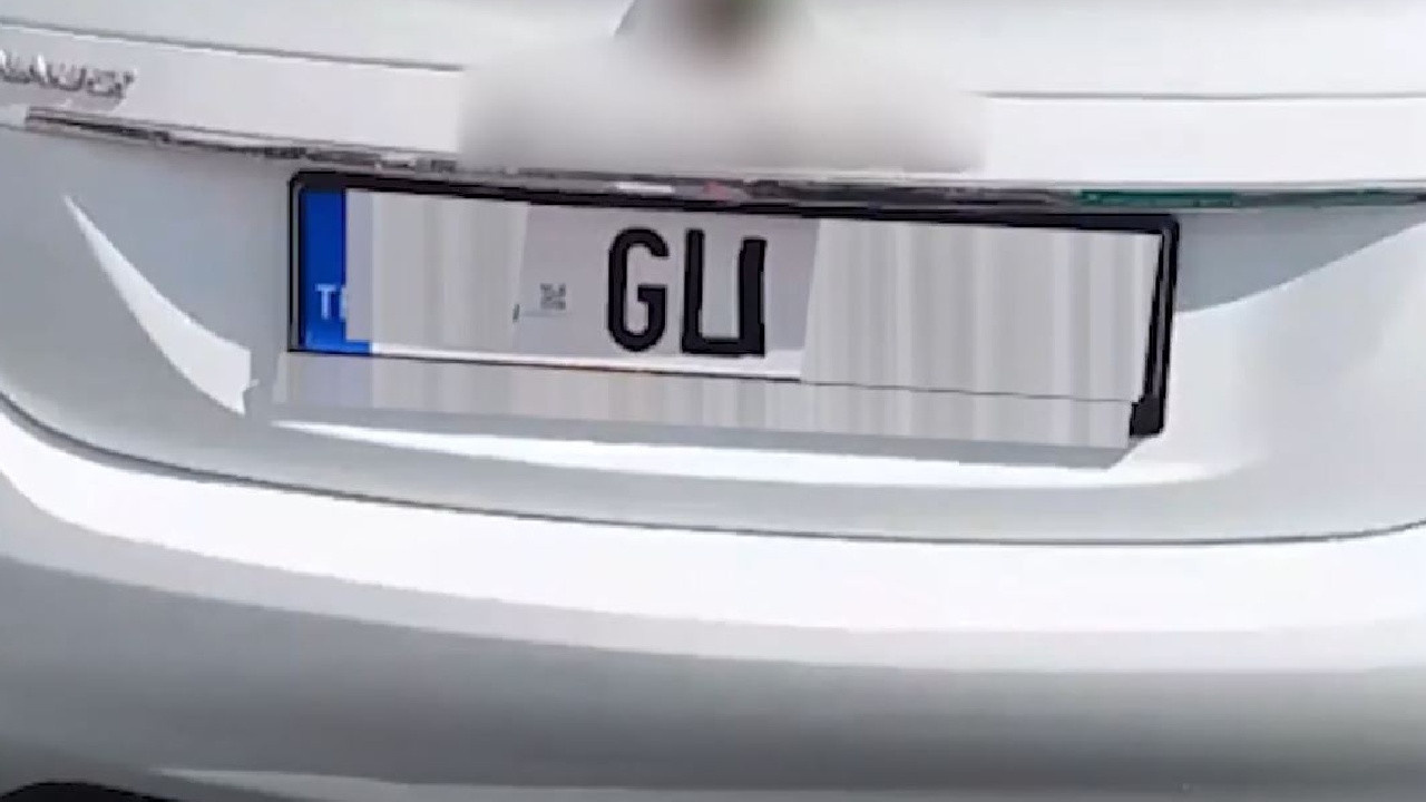 Plakada harf oyunu pahalıya patladı! Tek harfi değiştirdi binlerce lira ceza yedi