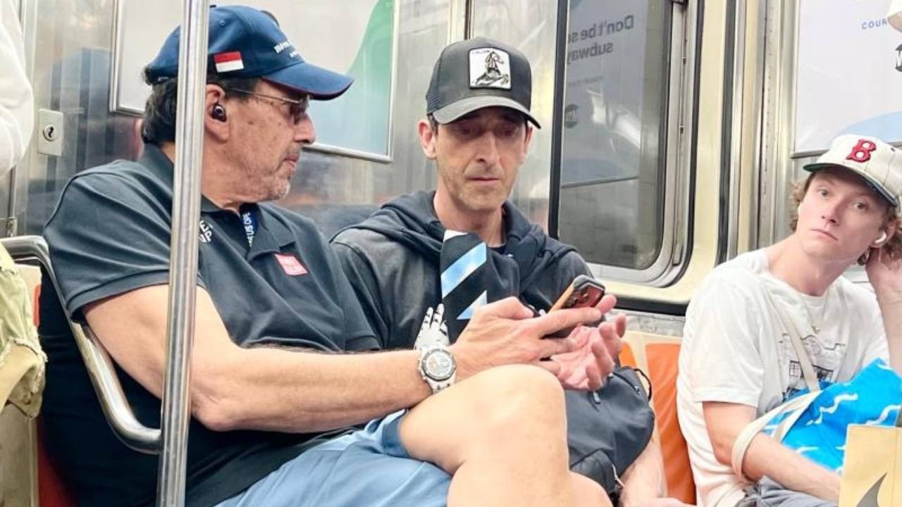 Hollywood’un ünlü oyuncusu metroda ortaya çıktı! Görenler şaşkına döndü