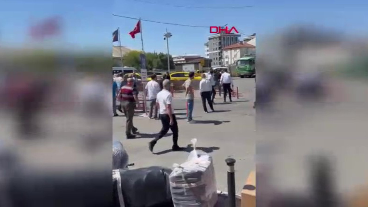 Korsan taksi kavgasında kan döküldü: 2 taksiciyi bıçaklayıp kaçtılar