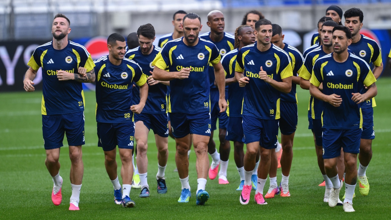 Fenerbahçe'nin yıldızı takımdan ayrıldı: ''Beni zorla gönderdiler'' dedi