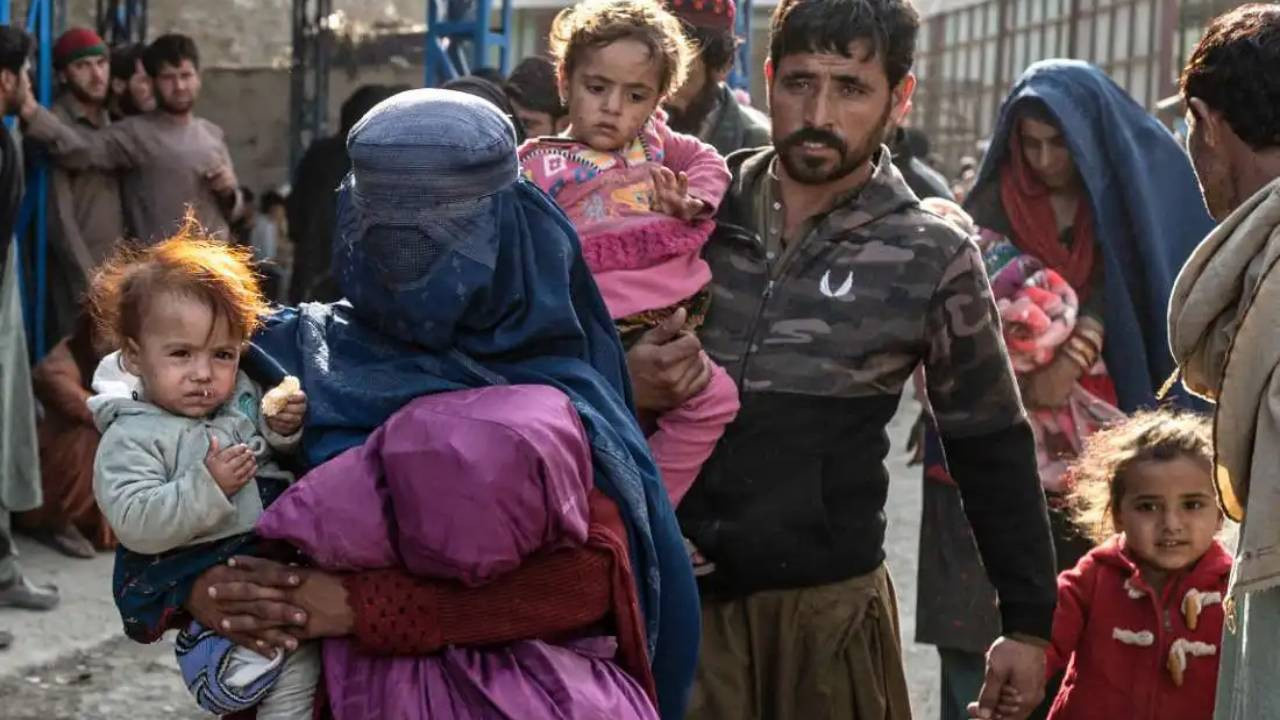 Kaçtıkları ülkeye geri gönderildiler! 6 milyon Afgan Taliban yönetiminde yaşam mücadelesi veriyor