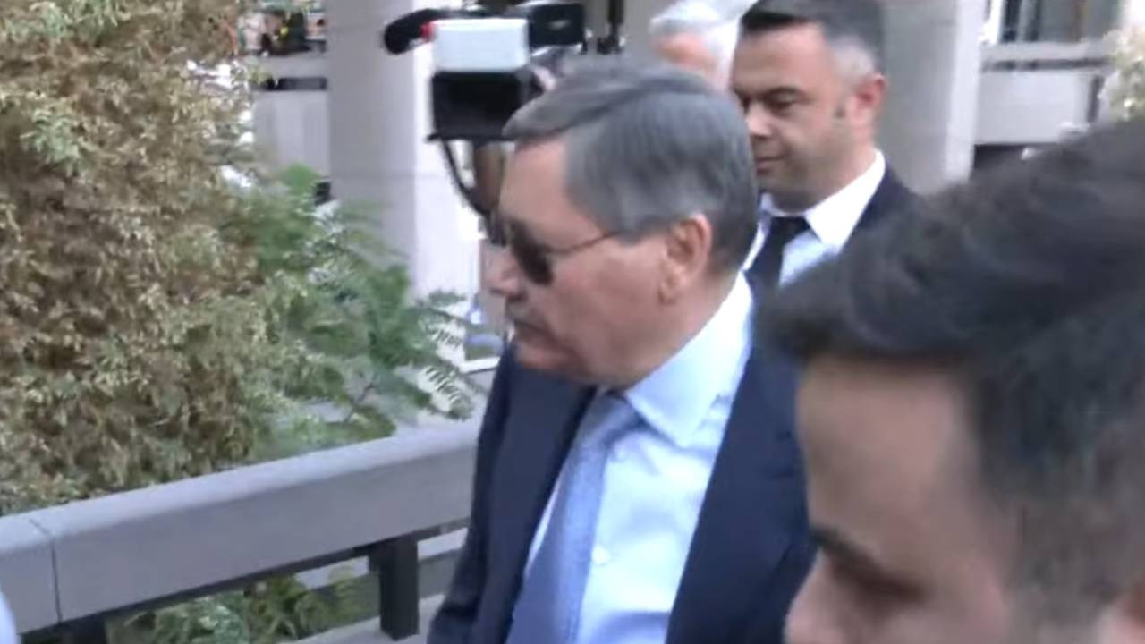 Son Dakika | Babasının neden sakız çiğnediğini Osman Gökçek anlattı