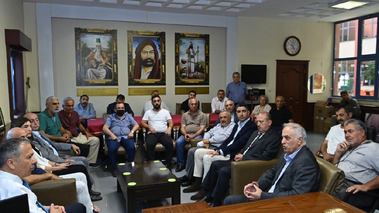 İstanbul Valisi Ali Yerlikaya cemevi temsilcileriyle bir araya geldi