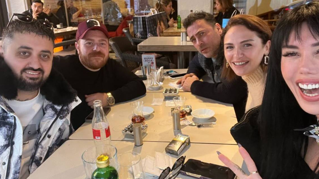 Bir dönemin efsane dizisiydi. 12 yıl sonra bir araya geldiler
