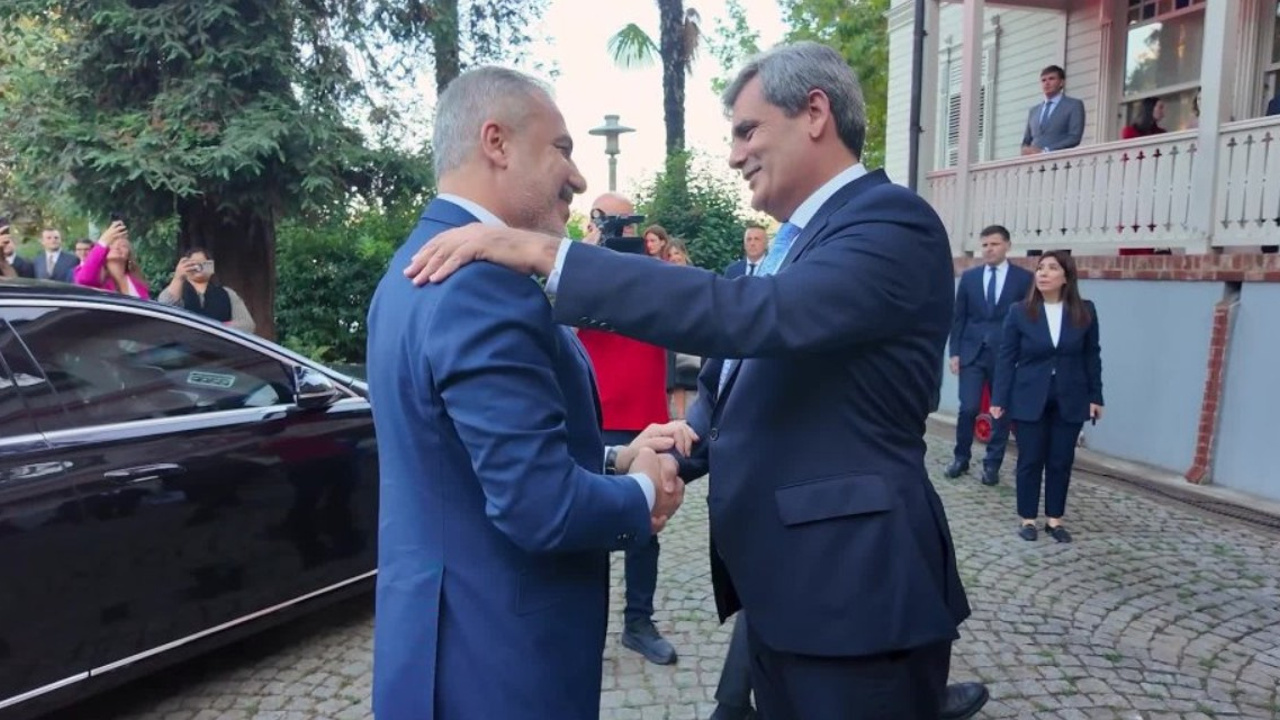 Hakan Fidan Karadağ Cumhurbaşkanı ile bir araya geldi