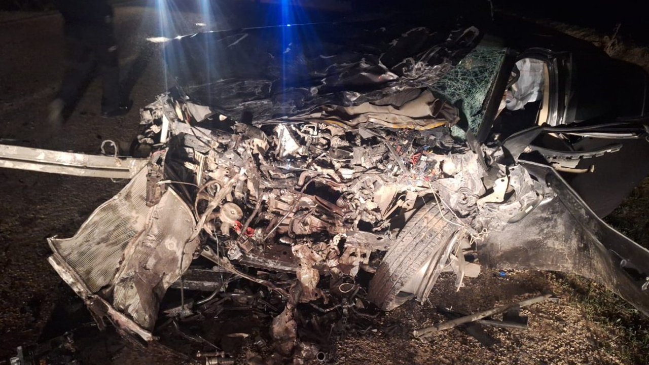 Otomobiller hurdaya döndü: Feci kazada Günyüzü Kaymakamı ile şoförü yaralandı 1 kişi öldü