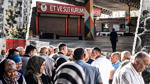 Emekliler bir kilo kıyma için sabah 5'te kuyruğa girdi