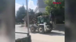 Herkesi tehlikeye attı: Kepçe operatörüne ceza yağdı