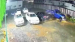 Fırtınanın şiddeti böyle görüntülendi! Otomobil havada savrulup aracın üzerine düştü