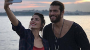 Can Yaman açtı ağzını yumdu gözünü: Şok Demet Özdemir iddiası!