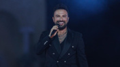 Tarkan sahneden iner inmez yaptı! Sosyal medya yıkıldı