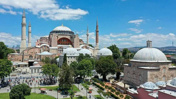 Ayasofya'da yüksek sesle İncil okuyan iki turist gözaltına alındı
