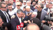 Son Dakika | Yeni Parti'nin ilk gününde dakika dakika yaşananlar! Özgür Özel oy birliğiyle Genel Başkan