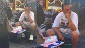 Şarkıcı Çelik pazar tezgahının başına geçip banyo lifi sattı