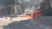 840 bin liralık cezayı protesto etti! Ses sistemini belediye önünde benzinle yaktı