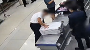Malezyalı pilot uyuşturucuyla yakalandı: Uçağı etki altında uçurduğu ortaya çıktı