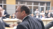 Meclis'te "çerçeve yasa" gerilimi: Milletvekili Komisyon Başkanı'nın üzerine yürüdü