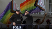 Ankara'da LGBTİ+ soruşturması: Gözaltına alınanlara KAOS GL ve Shibari Turkey'in paylaşımları soruldu