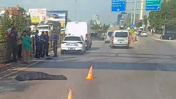 Üst geçitten düştü yoldan geçen minibüs çarptı: Adana'da feci ölüm!